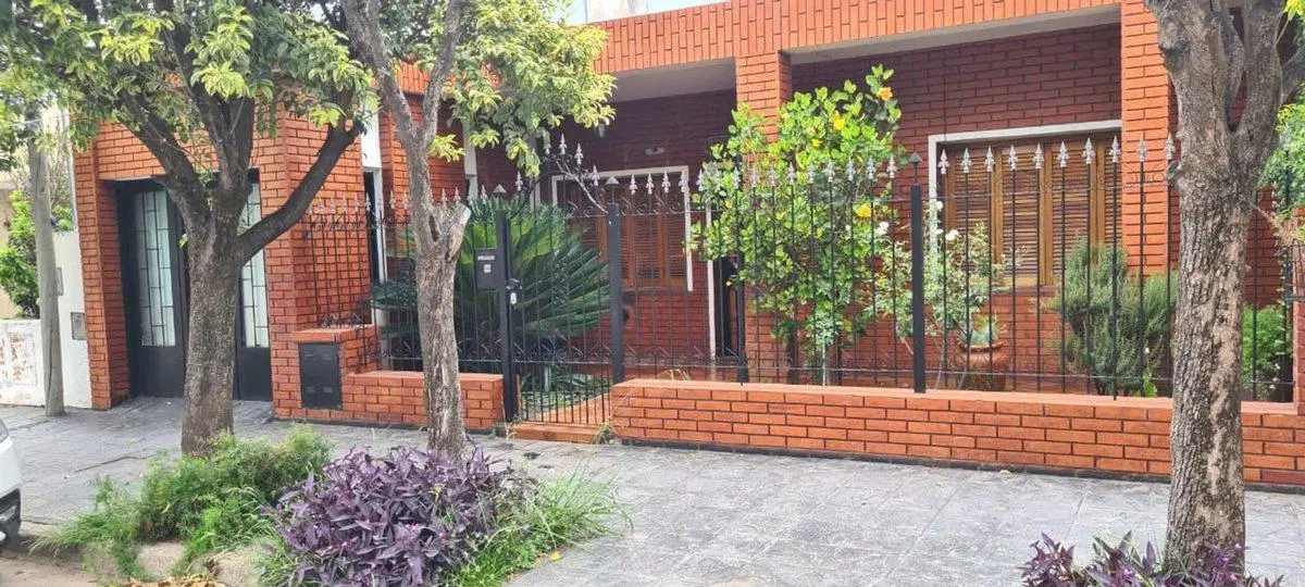 VENTA CASA GENERAL ARTIGAS 3 DORM 2