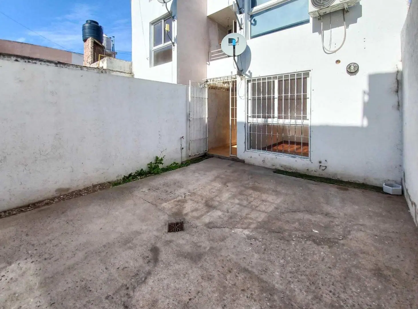 VENTA DEPARTAMENTO 1 DORMITORIO CON PATIO GRAL PAZ 4