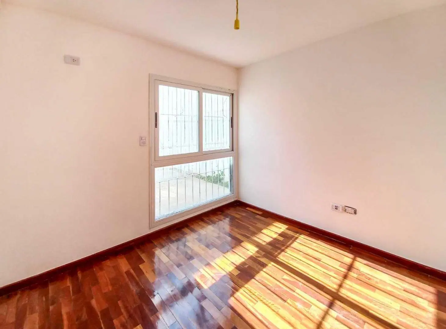 VENTA DEPARTAMENTO 1 DORMITORIO CON PATIO GRAL PAZ 2