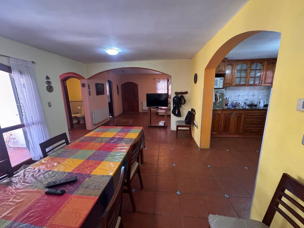 Foto de VENTA CASA 3 DORM Y ESCRITORIO NUEVO POETA C/PILET, imagen 3