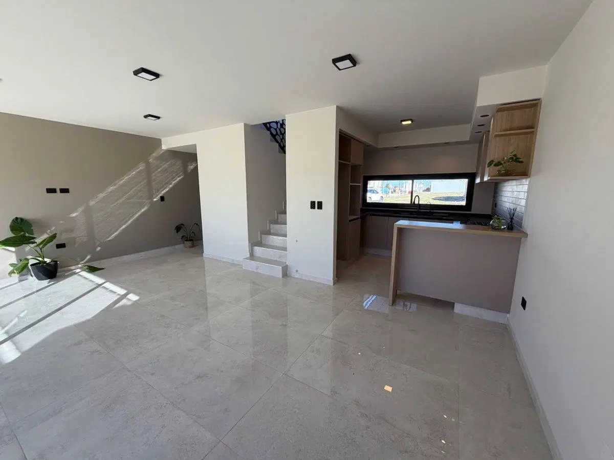 VENTA DUPLEX 3 DORM A ESTRENAR DOCTA URBANIZACION 8