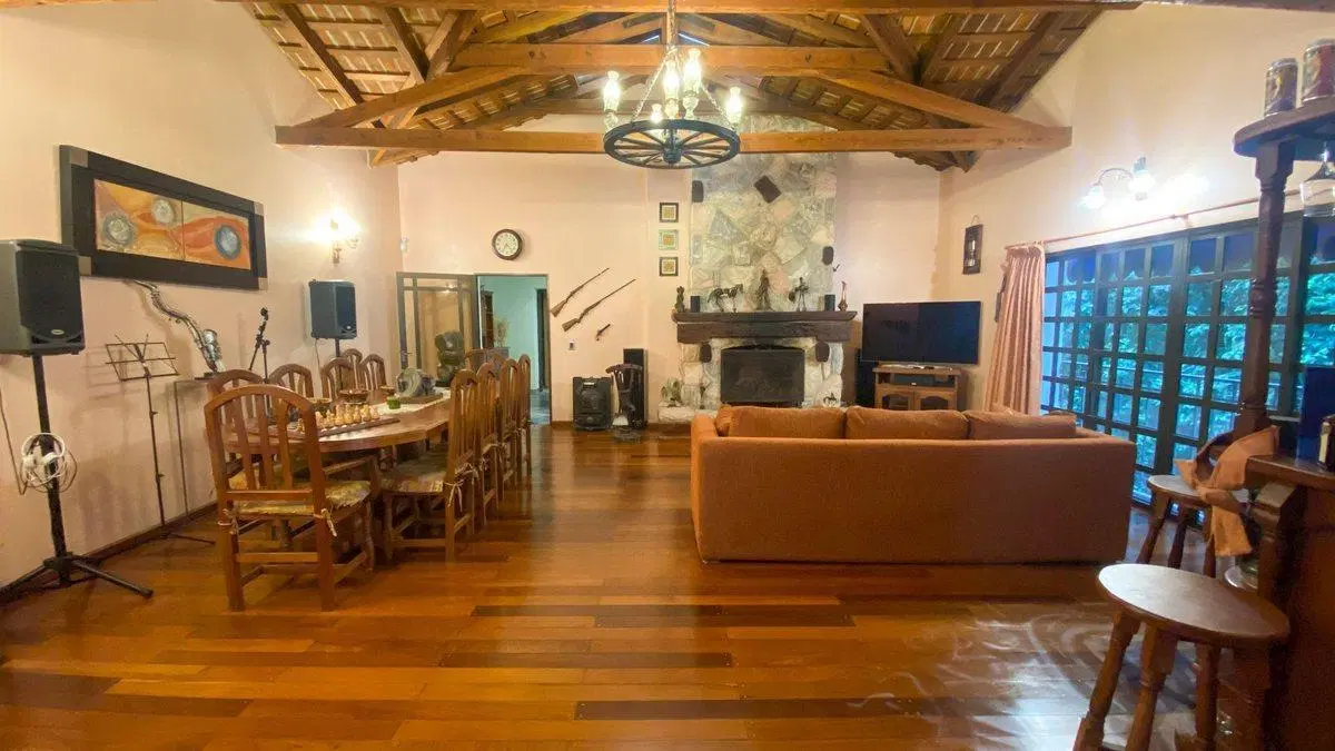 VENTA CASONA LA FALDA 2 HAS VILLA EDEN LA FALDA 3
