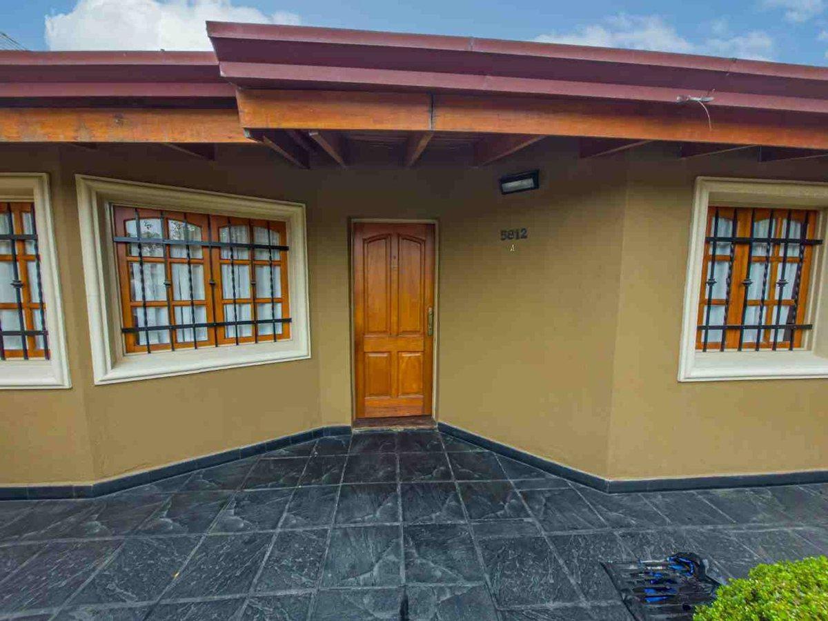 Foto de VENTA CASA 4 DORM PILETA QCHO COCH VA BELGRANO CBA, imagen 1