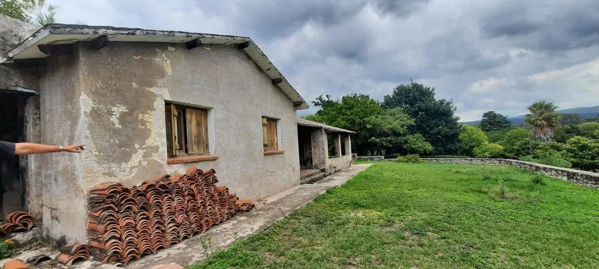 VENTA CASONA A RECIC PILETA LOTE 5500 M2 LA GRANJA 5
