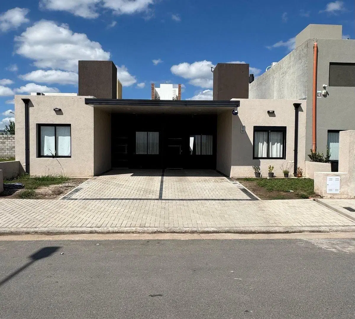 VENTA DUPLEX PLANTA BAJA COLINAS DE MANANTIALES 3