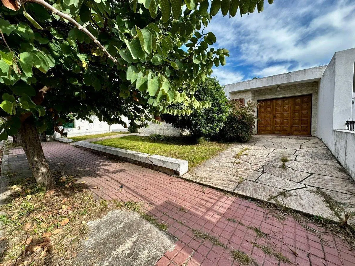 VENTA CASA CENTERARIO 5 DORMI+ ESCRITORIO+PILETA 5