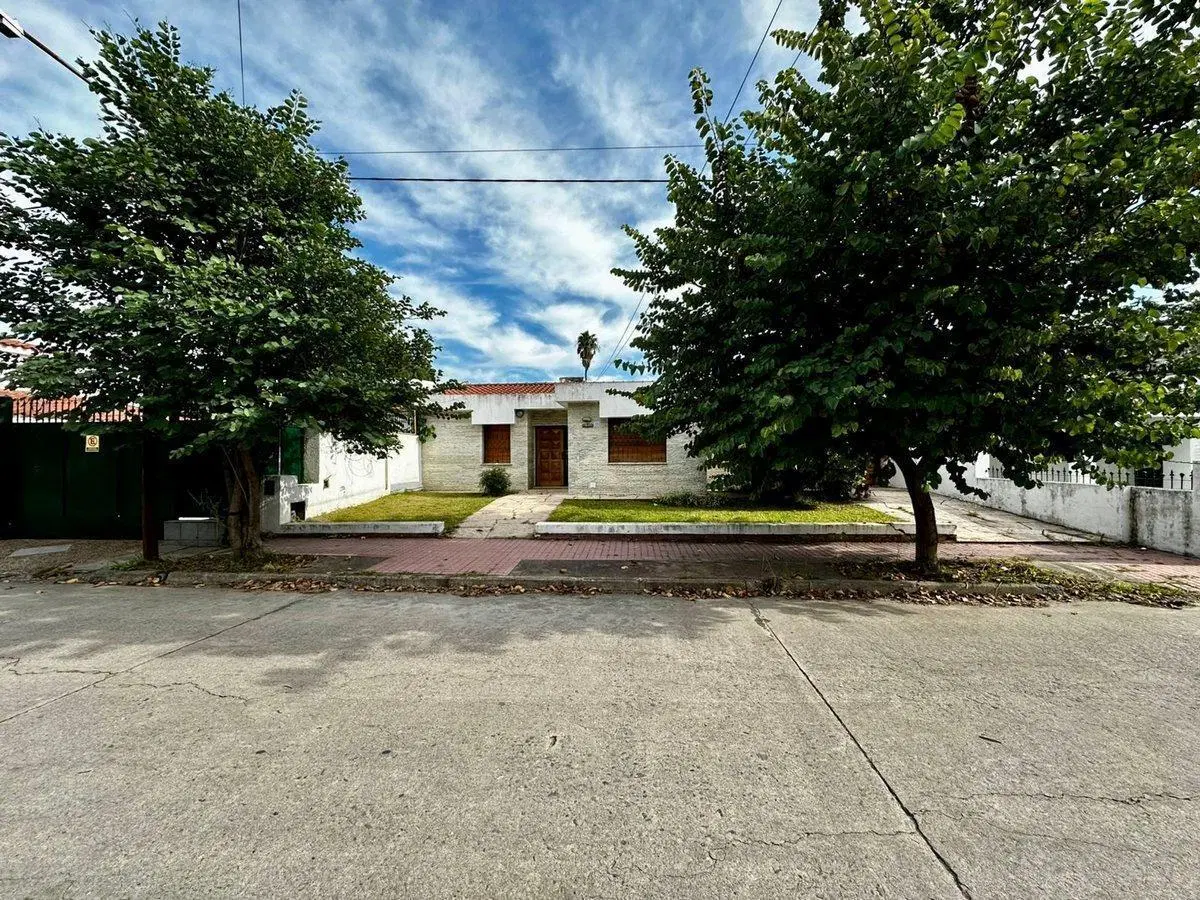 VENTA CASA CENTERARIO 5 DORMI+ ESCRITORIO+PILETA 4