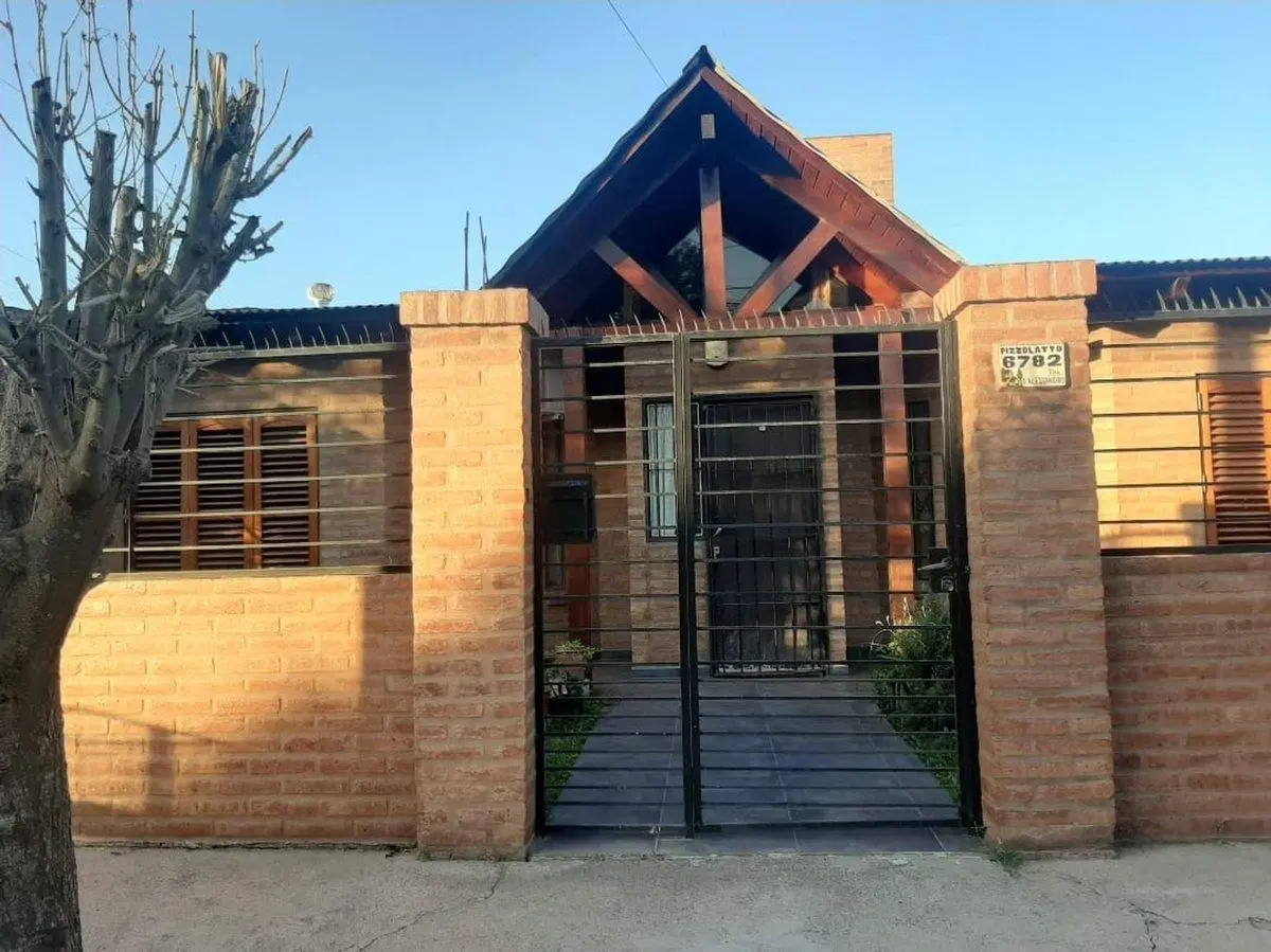 CASA 3 DORM ARGUELLO EXCELENTE ESTADO 3