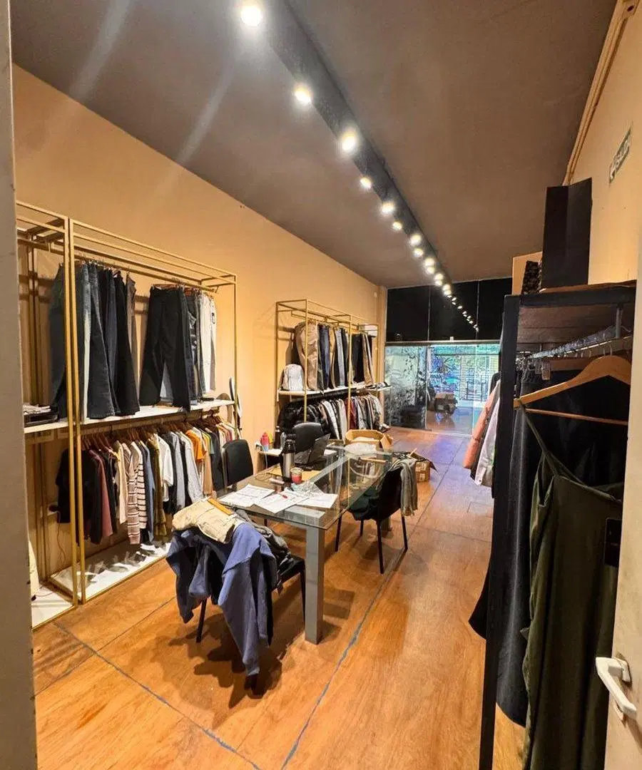EDIFICIO EN VENTA 2 PISOS USO COMERCIAL 8