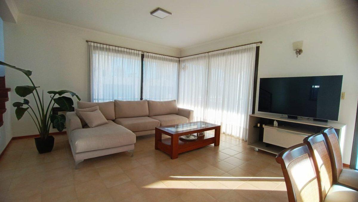Foto de VENTA CASA 2 DORM PILETA VILLA ALLENDE GOLF, imagen 5