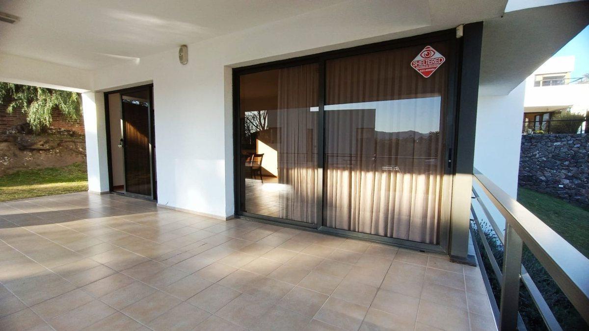 Foto de VENTA CASA 2 DORM PILETA VILLA ALLENDE GOLF, imagen 2