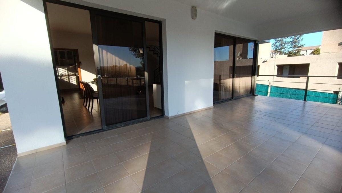 Foto de VENTA CASA 2 DORM PILETA VILLA ALLENDE GOLF, imagen 4