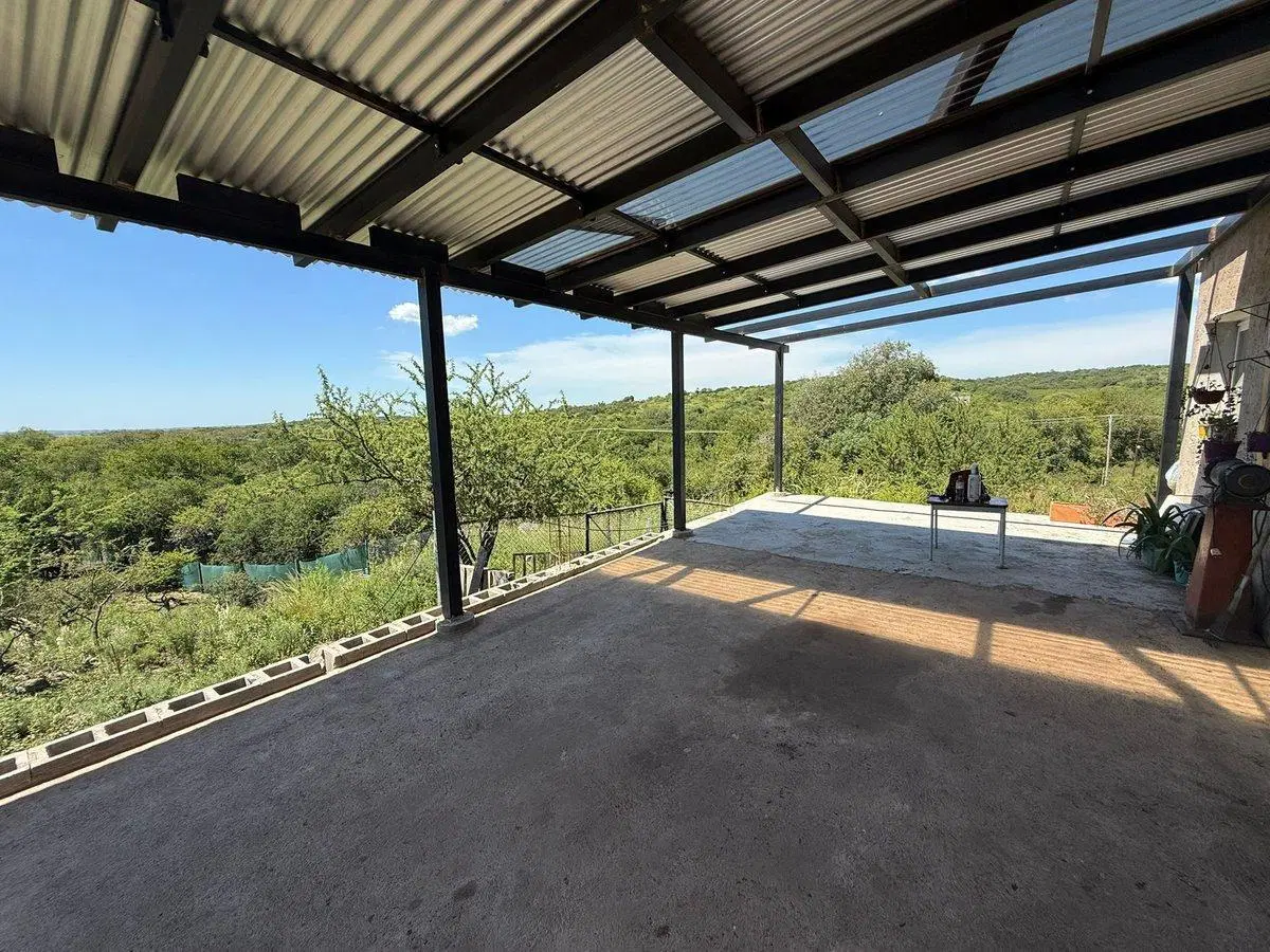 VENTA CASA 2 DORM CON PILETA LA GRANJA TERRENO 1HA 8