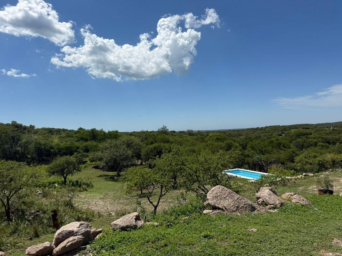 VENTA CASA 2 DORM CON PILETA LA GRANJA TERRENO 1HA