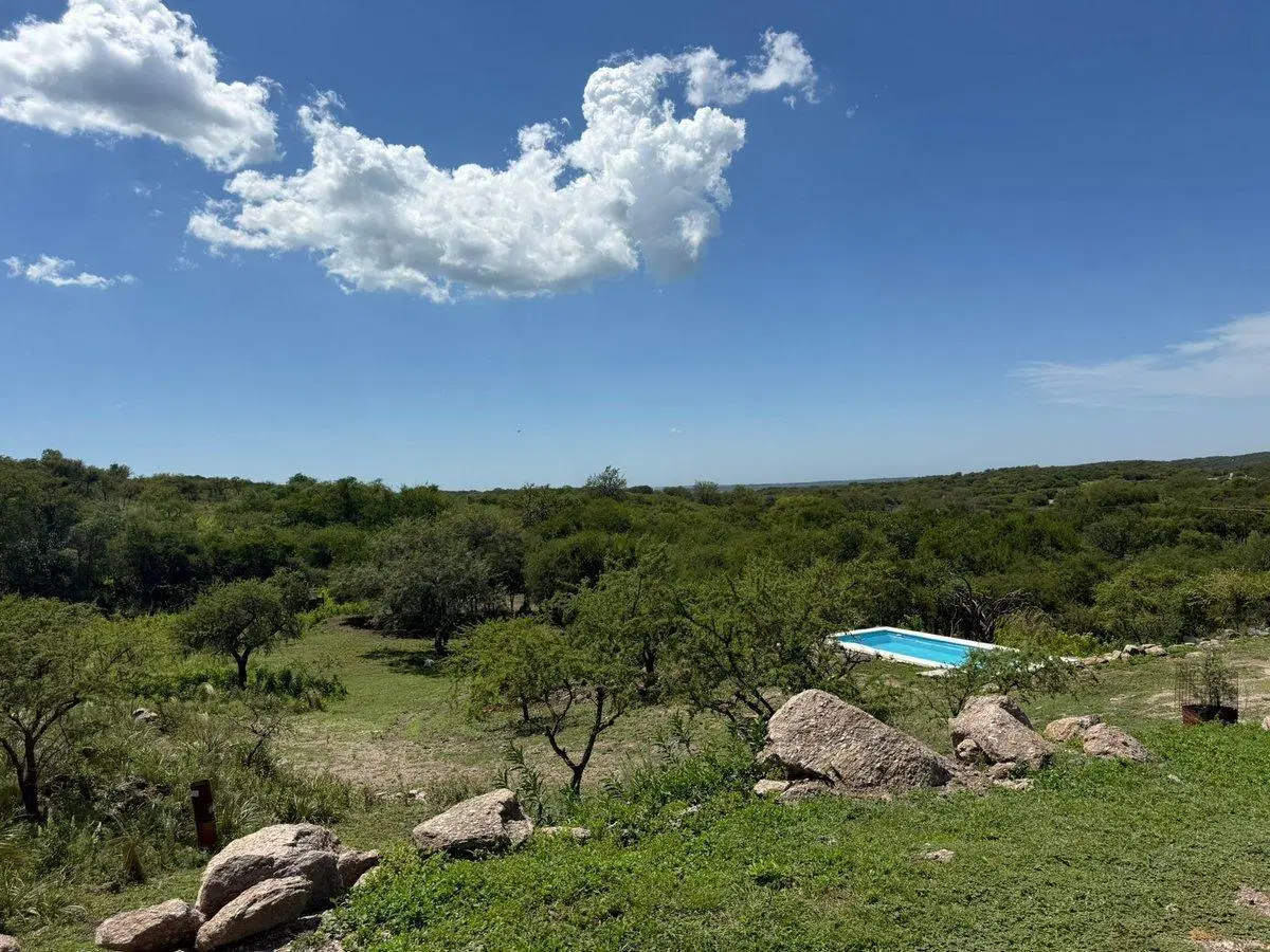 VENTA CASA 2 DORM CON PILETA LA GRANJA TERRENO 1HA 2