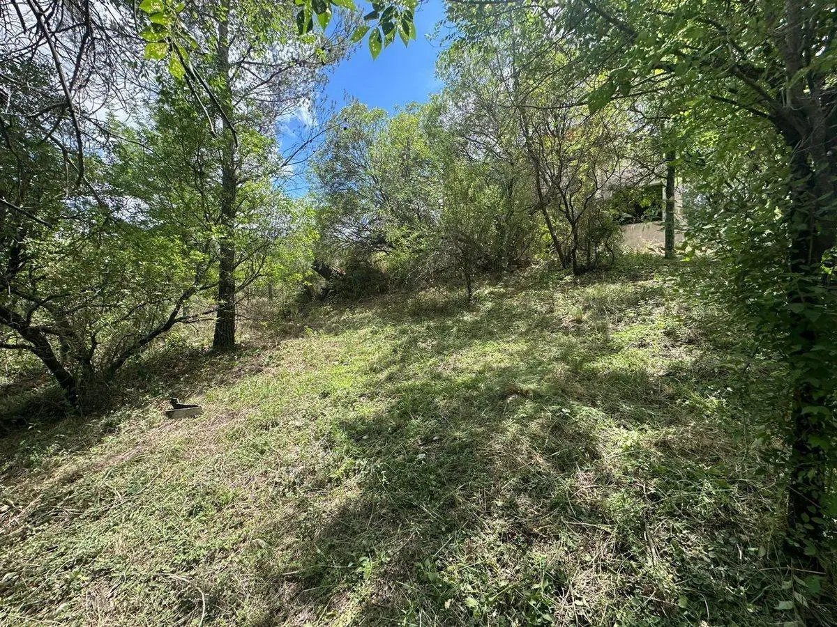 VENTA LOTE 1048MTS CON EDIFICACIÓN  CUESTA BLANCA 4