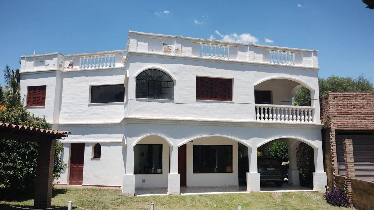 CASA EN VENTA EN HOUSING 4 DORM BARRIO ARGUELLO