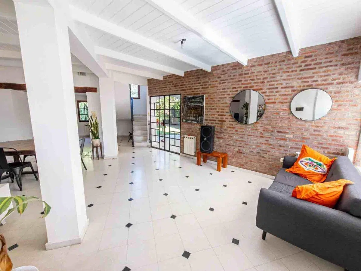 CASA EN VENTA EN HOUSING 4  DORM BARRIO ARGUELLO 3
