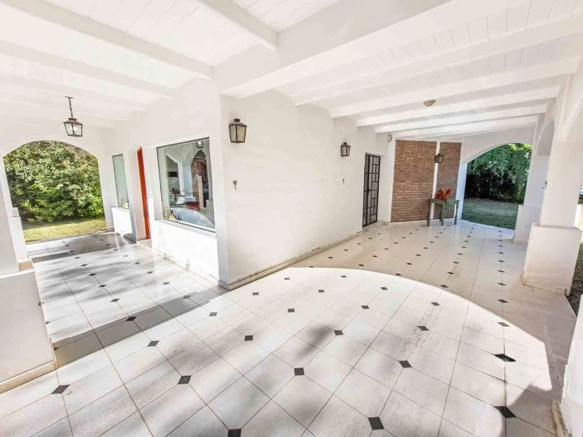 CASA EN VENTA EN HOUSING 4  DORM BARRIO ARGUELLO 4