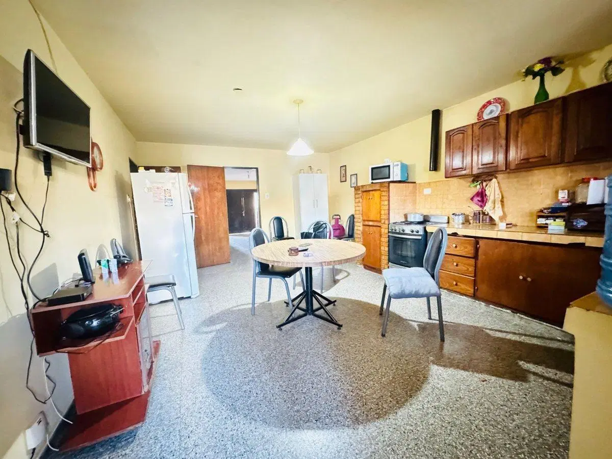 VENTA CASA 3 DORMITORIOS ARGÜELLO 4