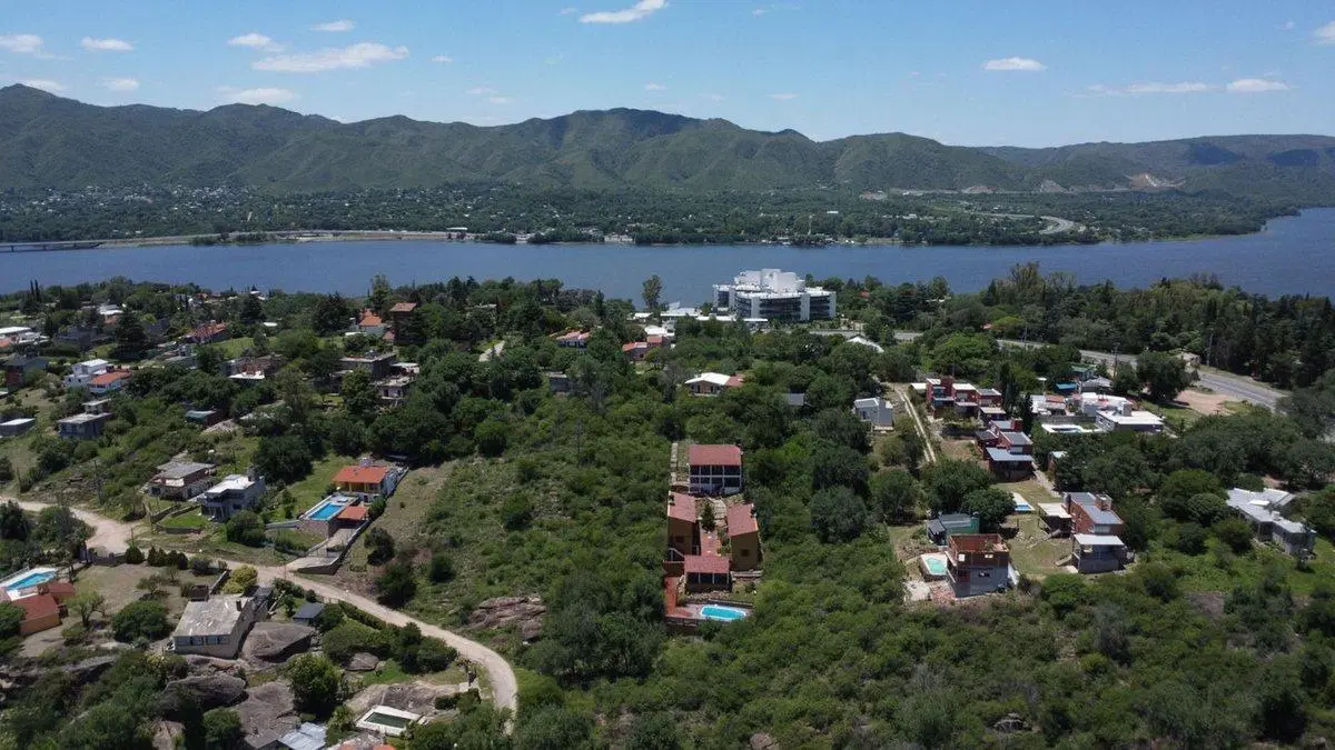 VENTA DOS CASAS Y CUATRO DUPLEX SIQUIMAN 3