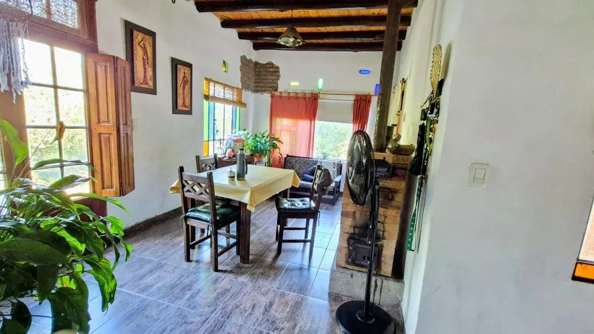 VENTA CASA TRES DORMITORIOS ICHO CRUZ 2
