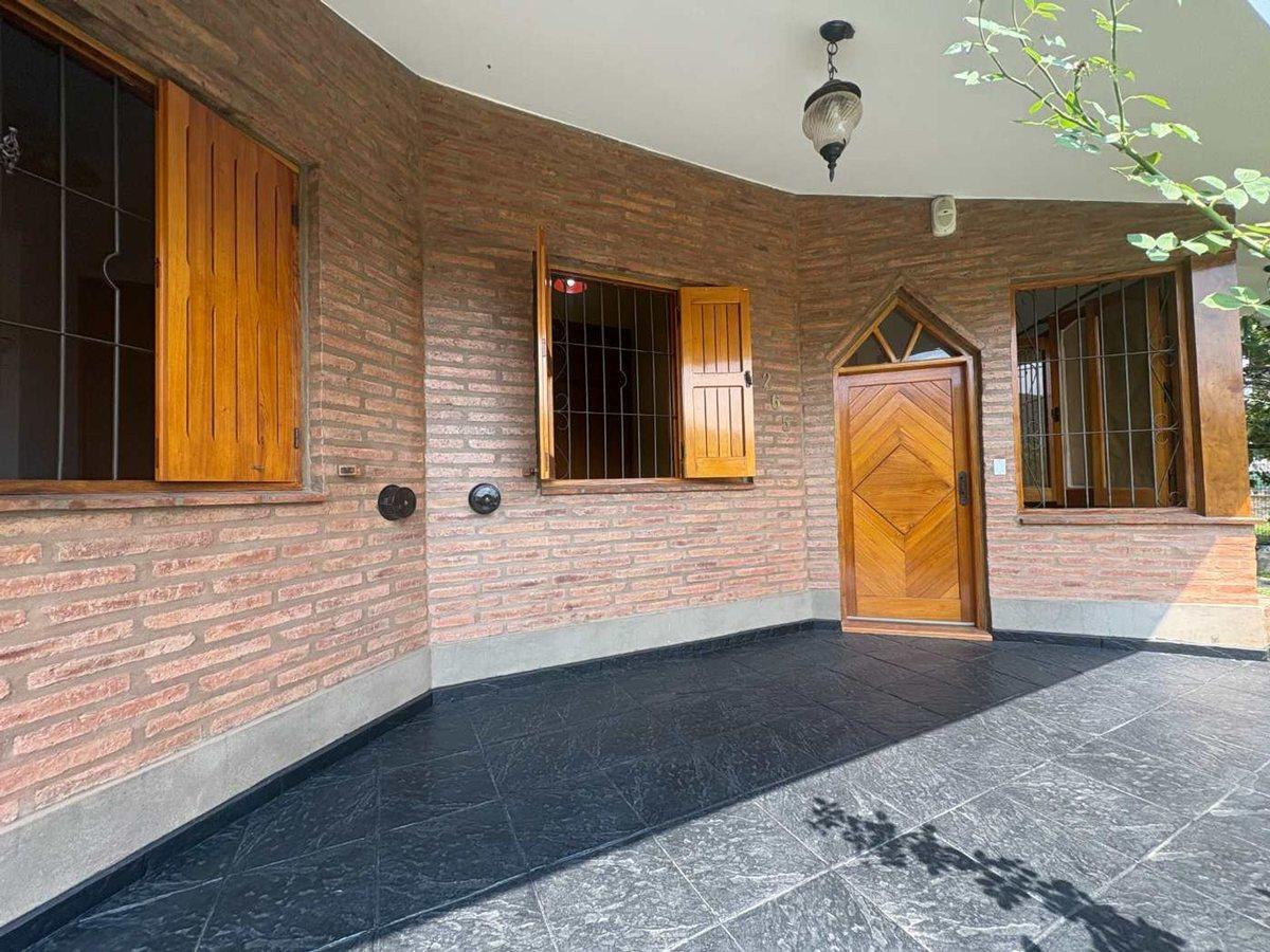 Foto de CASA 3 DORM CON PILETA C/GAS VILLA CARLOS PAZ, imagen 3