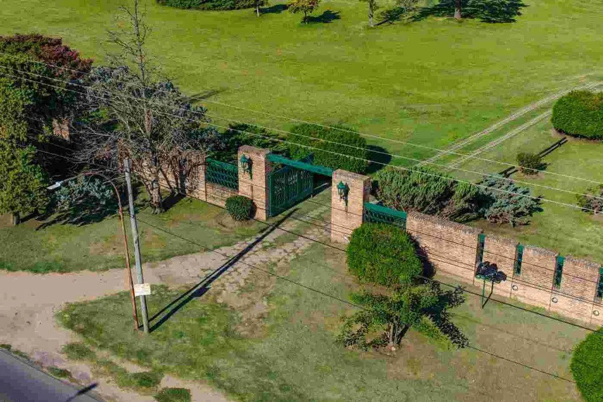 VENTA CASONA Y 17 HAS COSTA AL LAGO SOBRE RUTA 38 2