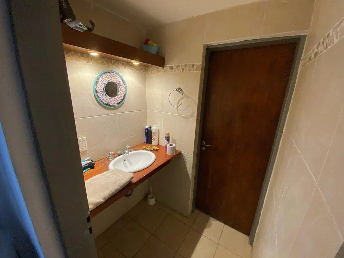 VENTA CASA EN COSQUIN DE 2 DORM CON PILETA 5