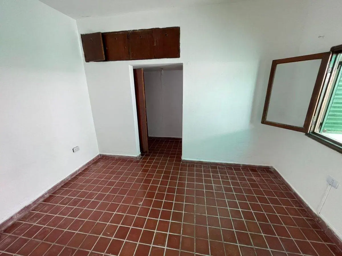 VENTA CASA 3 DORM BARRIO GUEMES 4