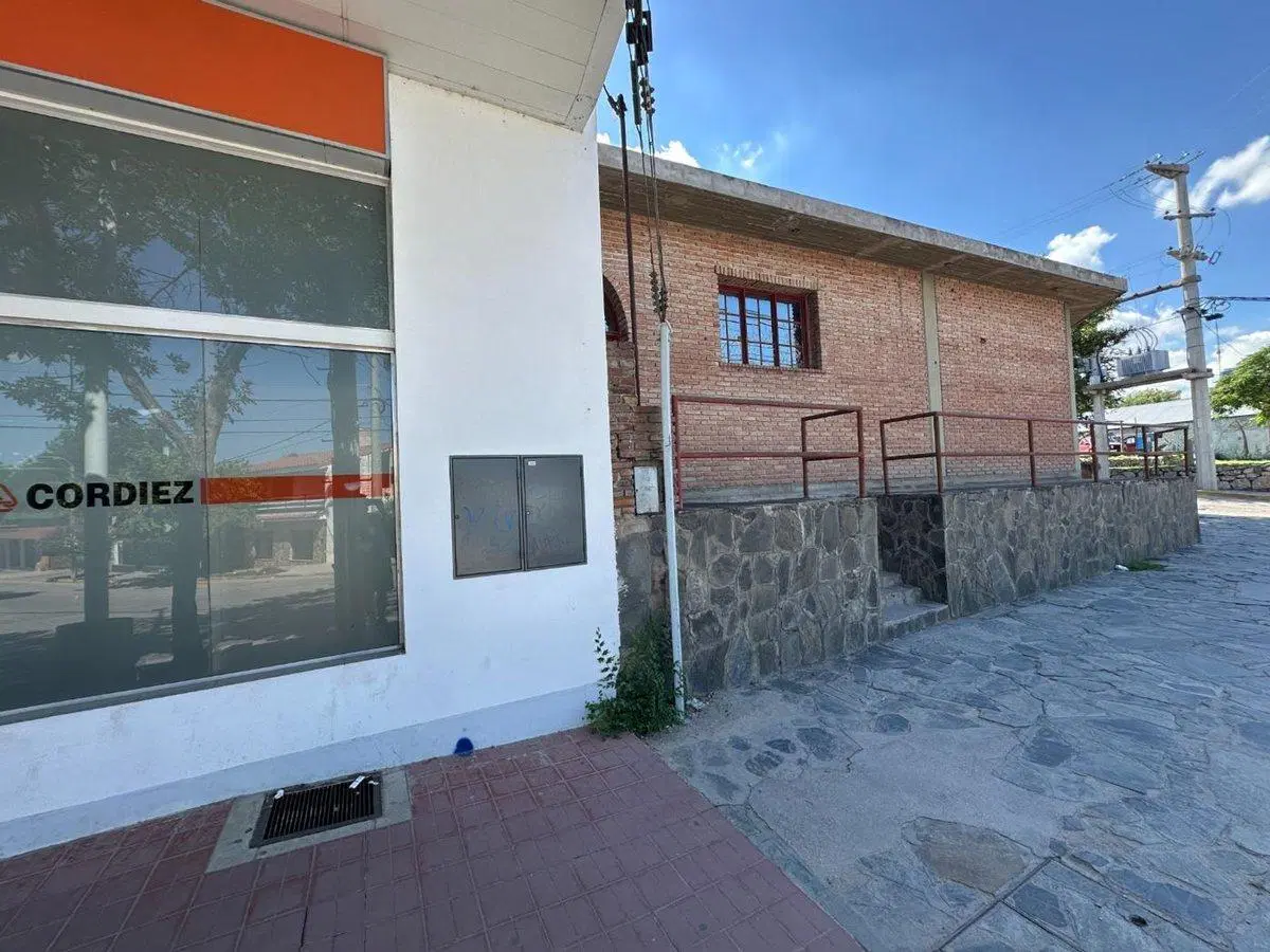 VENTA LOCAL ESQUINA COMERCIAL MINA CLAVERO CENTRO 5