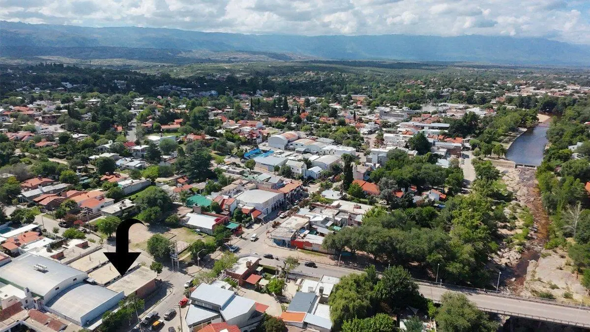 VENTA LOCAL ESQUINA COMERCIAL MINA CLAVERO CENTRO 2