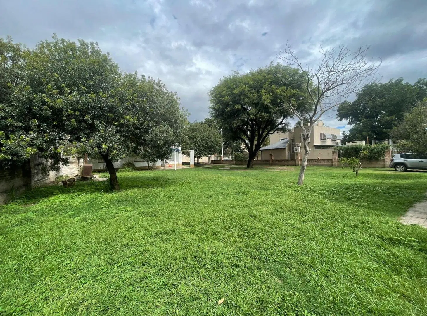 VENTA GRAN LOTE APTO HOUSING ARGUELLO 4
