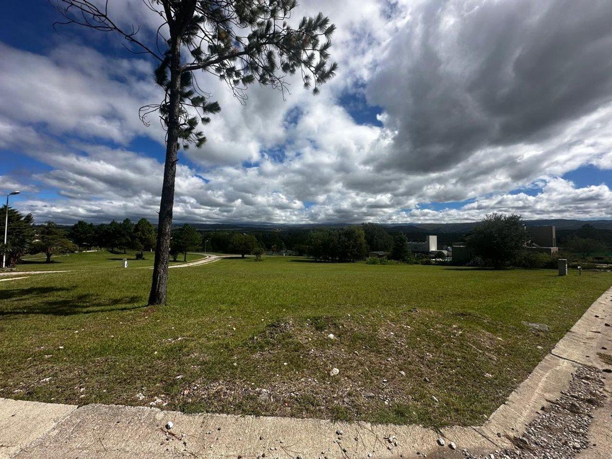 Foto de Venta lote en Carlos Paz Golf Country Club 1260m2, imagen 3