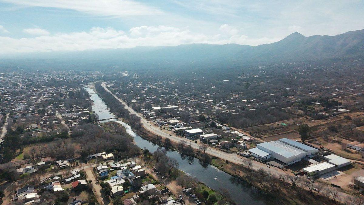 Foto de VENTA CASA Y GRAN LOTE COSQUIN EN AVENIDA C/ LOCAL, imagen 5