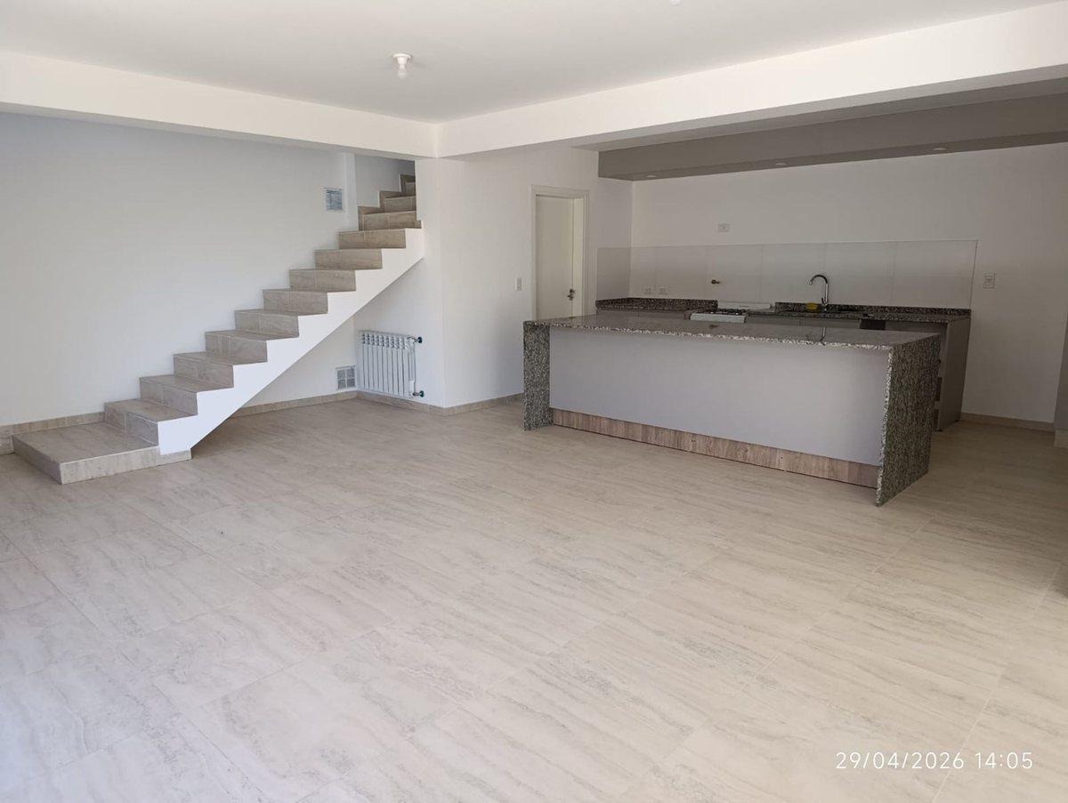 Foto de VENTA CASA A ESTRENAR 2 DOR Y ESC 3 BÑOS DOCTA CBA, imagen 3