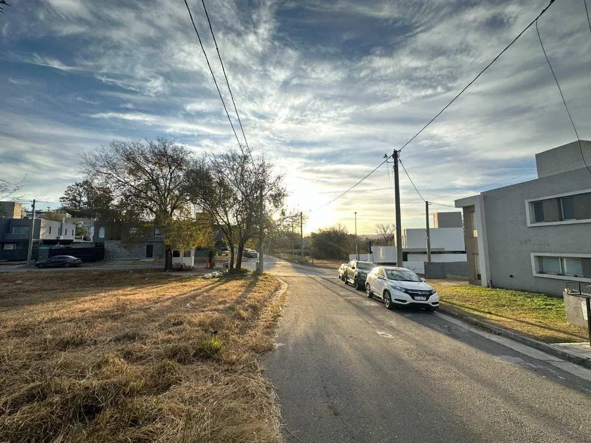 VENTA LOTE ESQUINA LOS CAROLINO APTO DUPLEX PLANO 3