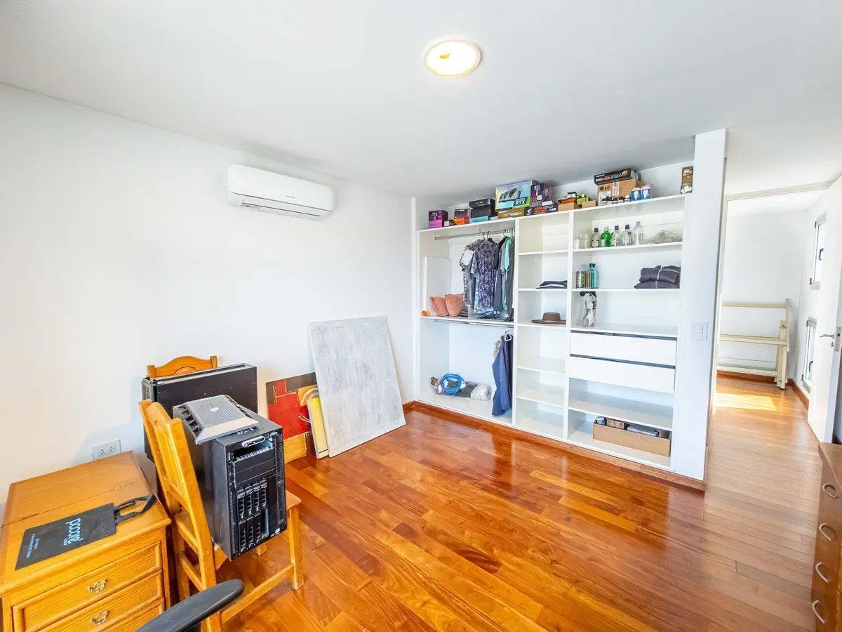CASA DE CATEGORIA EN VENTA - LOMAS DE LA CAROLINA 4