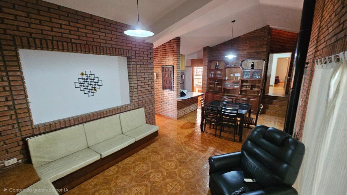 Foto de VENTA CHALET 3 DORM CON PILETA VILLA CARLOS PAZ, imagen 1