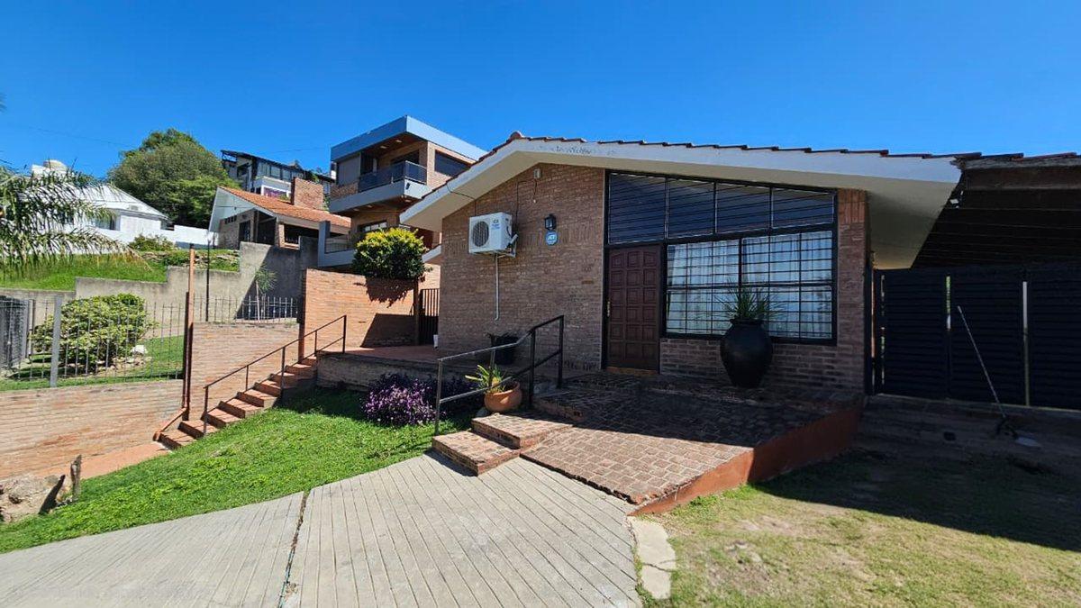 Foto de VENTA CHALET 3 DORM CON PILETA VILLA CARLOS PAZ, imagen 3