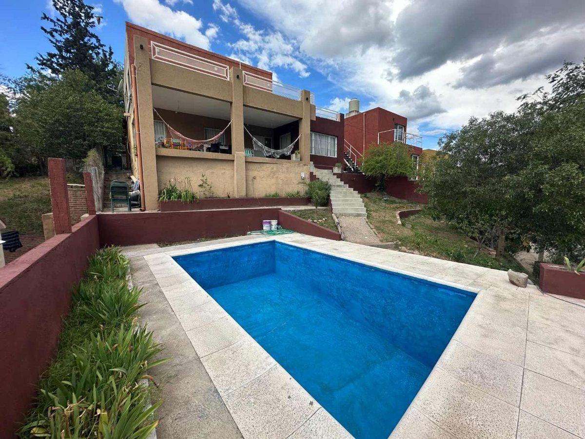 Foto de VENTA CASA 3 DORM CON DOS DPTO CARLOS PAZ CENTRO, imagen 4