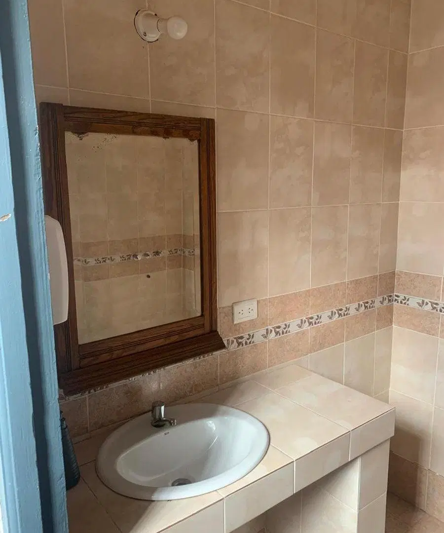 VENTA LOCAL COMERCIAL Y DEPTO CENTRICO COSQUIN 4