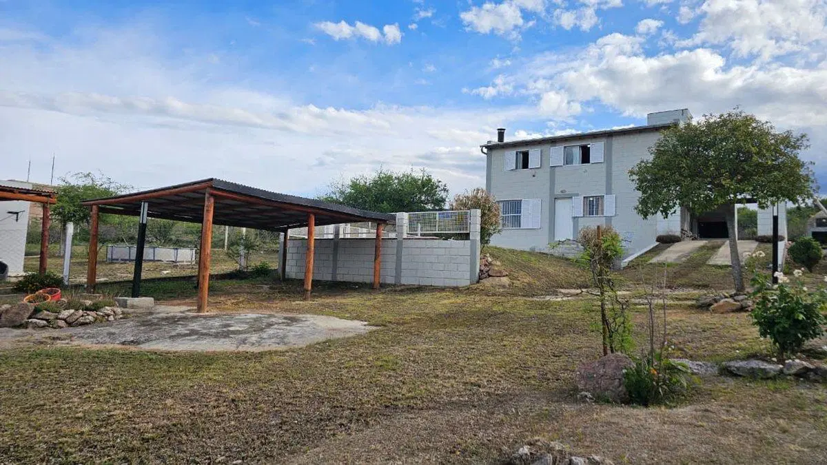 VENTA CASA 2 DORM CON PILETA EN CABALANGO PUNILLA 2