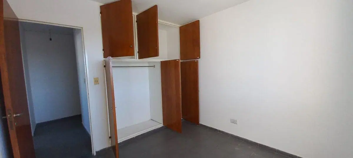 VENTA LUMINOSO DEPTO 3 DORM BARRIO GUEMES 8