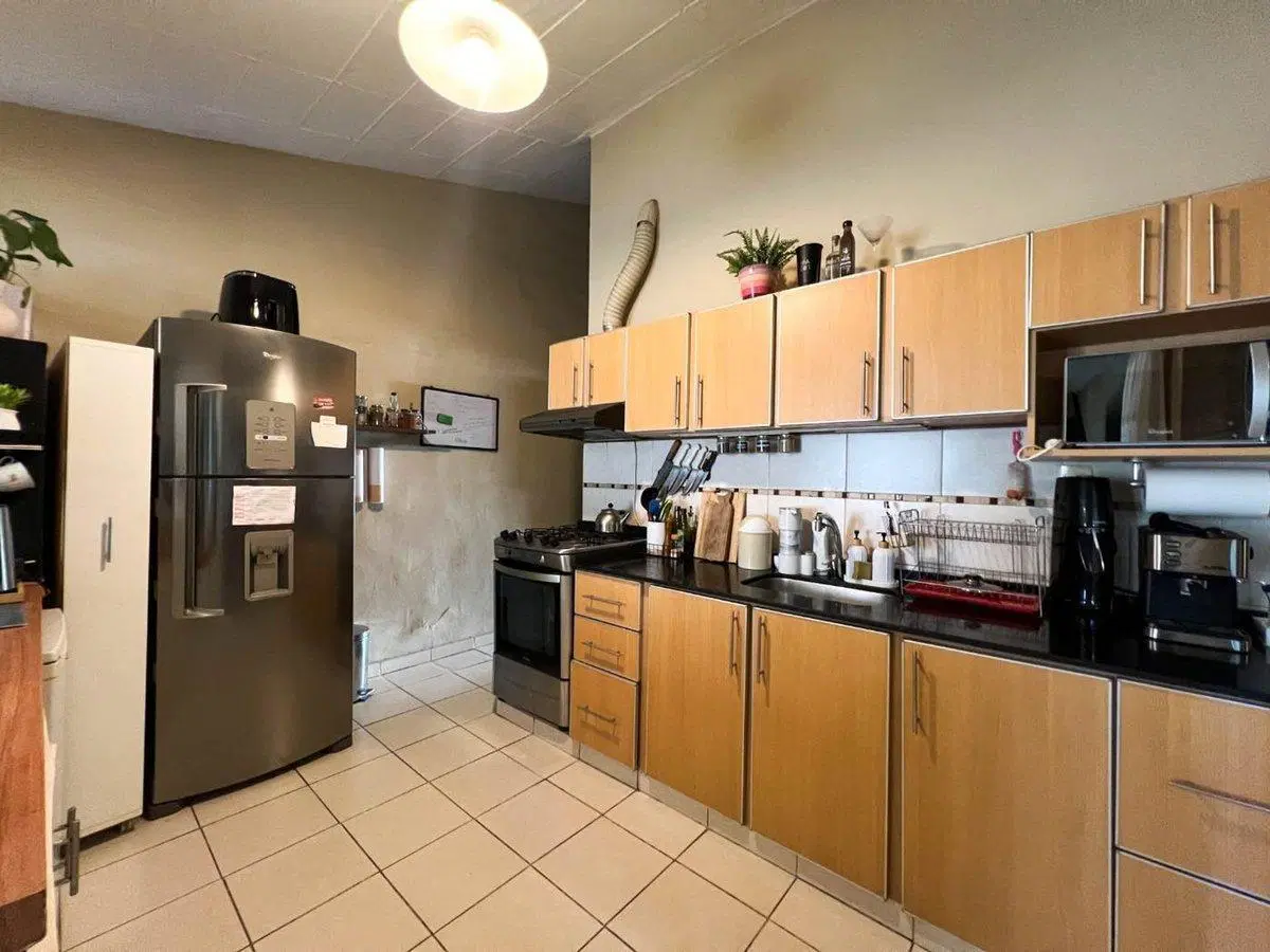 VENTA CASA 2 DORM Y ESCRITORIO SOLARES DE ARGÜELLO 8
