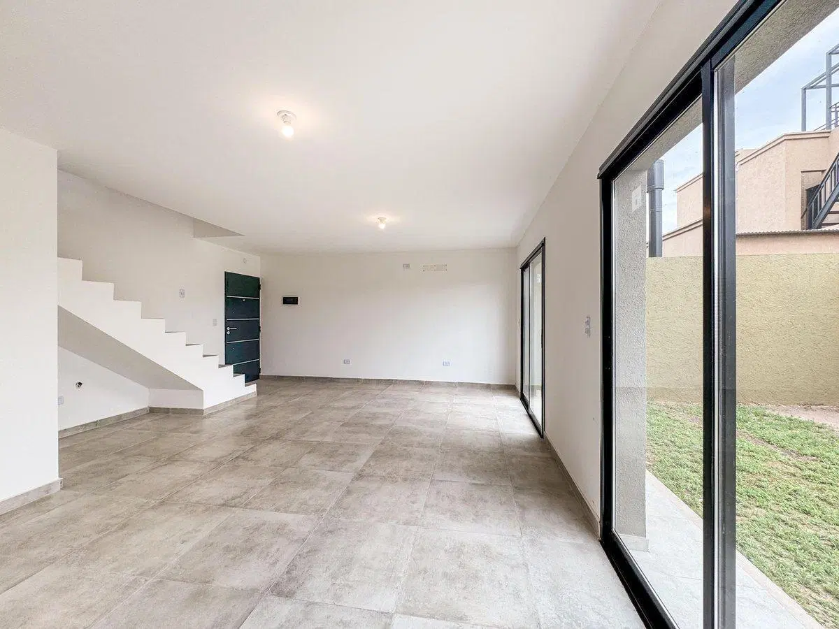 VENTA CASA DUPLEX PAMPAS DE MANANTIALES 4