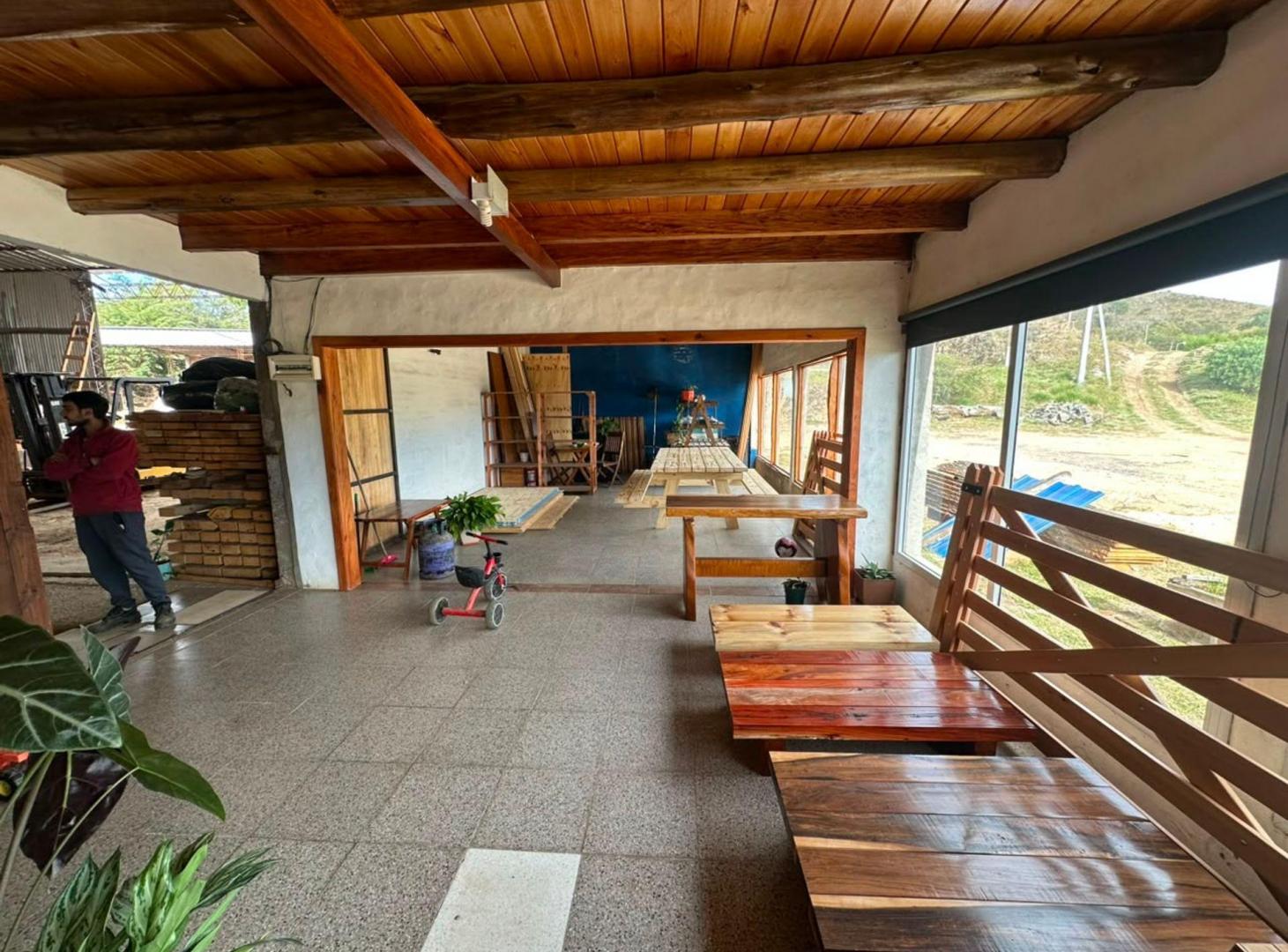 Foto de Venta Local+2 Galpones Viviendas en V. C. América, imagen 2