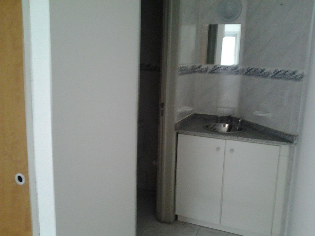 Foto de VENTA DPTO 2 DORM SAN MARTIN PROX Av CASTRO BARROS, imagen 1