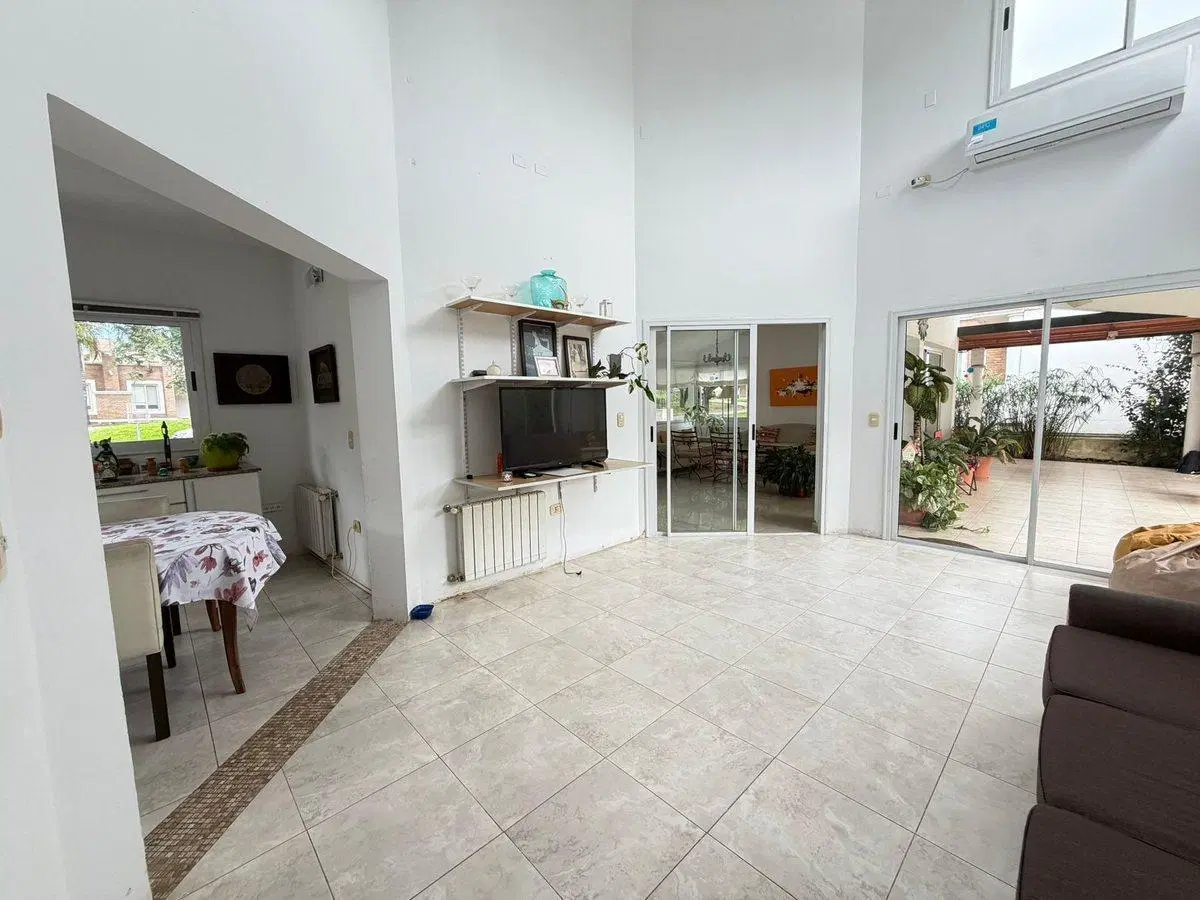 VENTA CASA 4 DORMITORIOS SAN ISIDRO VILLA ALLENDE 4