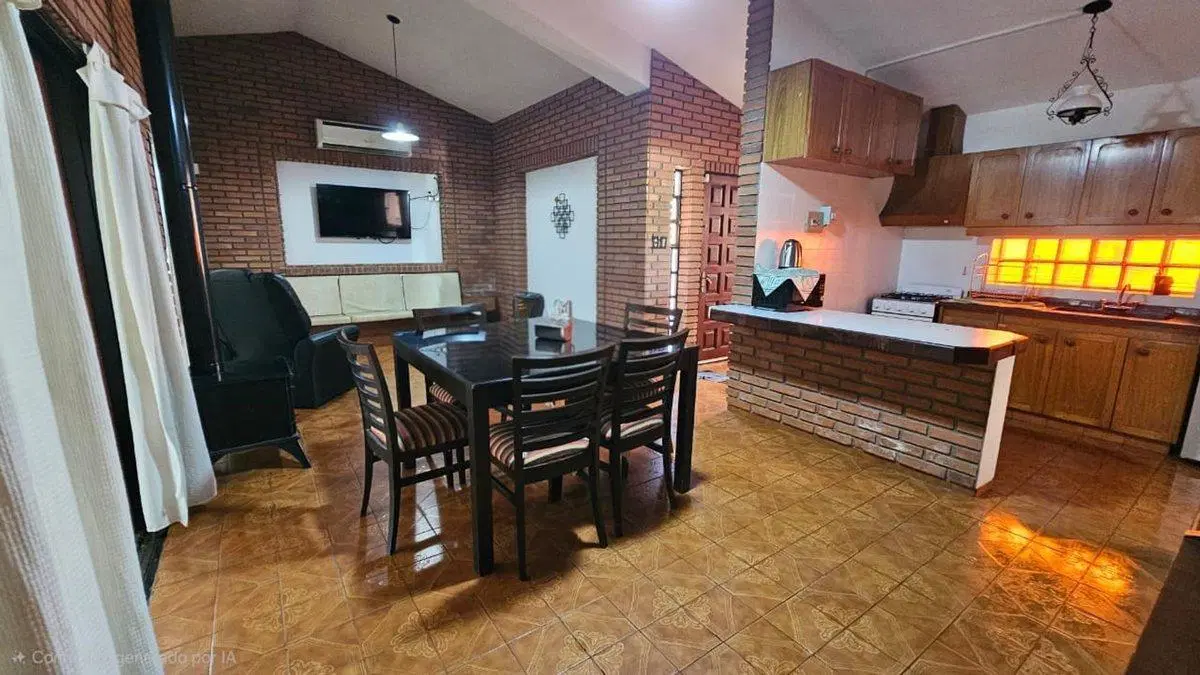 VENTA CHALET 3 DORM CON PILETA VILLA CARLOS PAZ 4